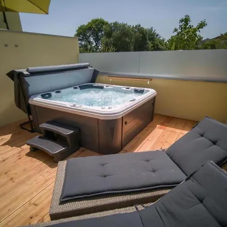 بيت للعطل Tos