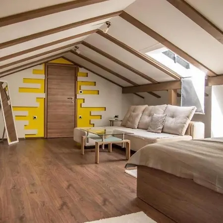 Tos Case de vacanță