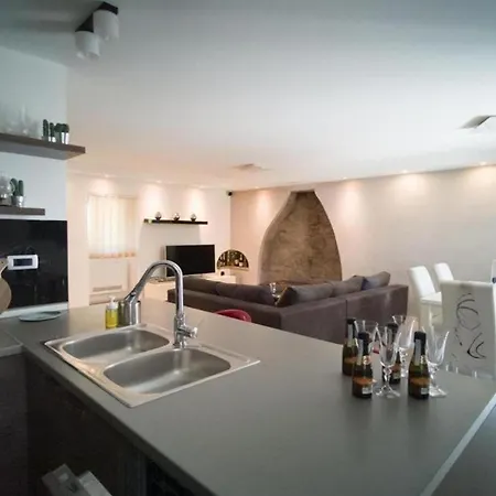 Tos Case de vacanță